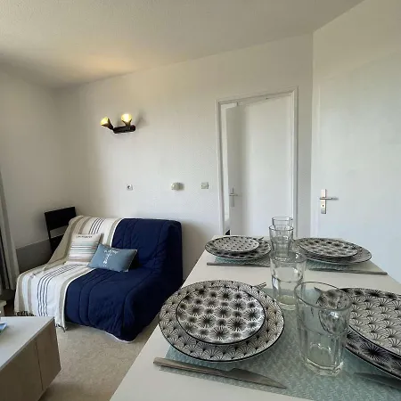 شقة 2 Pieces, Piscine, Balcon, Parking, Proche - - Fr-1-246-529 *