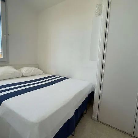 2 Pieces, Piscine, Balcon, Parking, Proche - - Fr-1-246-529 * لا روشيل
