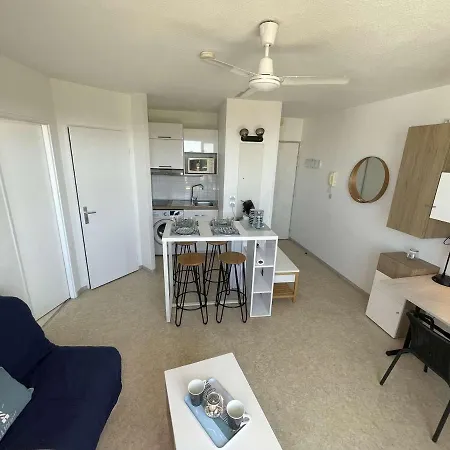 2 Pieces, Piscine, Balcon, Parking, Proche - La Rochelle - Fr-1-246-529 La Rochelle (Charente-Maritime)