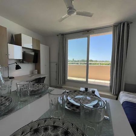 2 Pieces, Piscine, Balcon, Parking, Proche - - Fr-1-246-529 لا روشيل