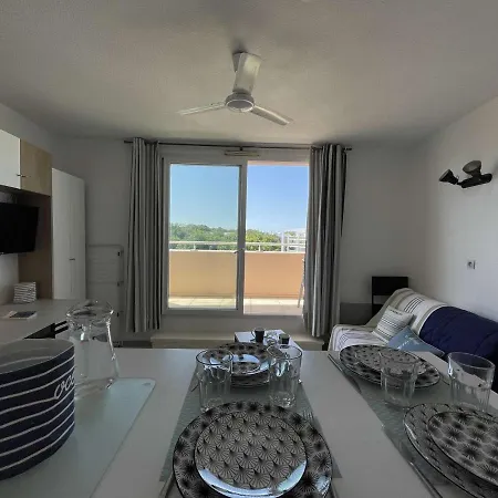 2 Pieces, Piscine, Balcon, Parking, Proche - - Fr-1-246-529 لا روشيل