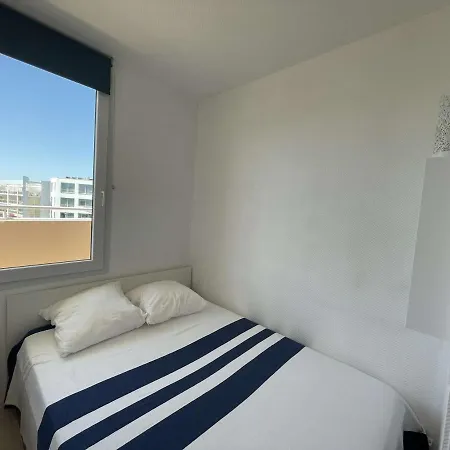 2 Pieces, Piscine, Balcon, Parking, Proche - - Fr-1-246-529 لا روشيل