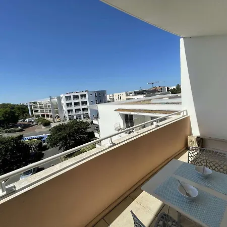 2 Pieces, Piscine, Balcon, Parking, Proche - - Fr-1-246-529 شقة *